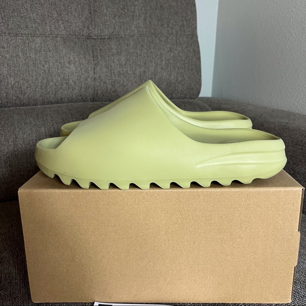 Adidas Yeezy Slides Green Resin size 10 Brand new
